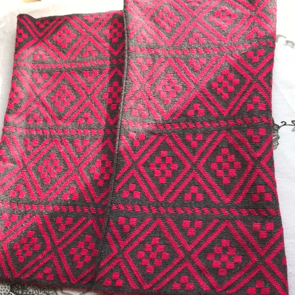 Scarf - Picture 3 of 4